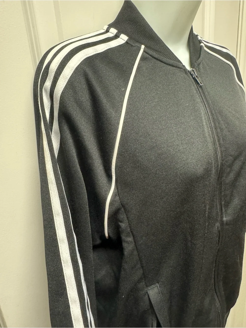 adidas Originals SST Black Track Jacket Men Women Medium White 3-Stripes Trefoil